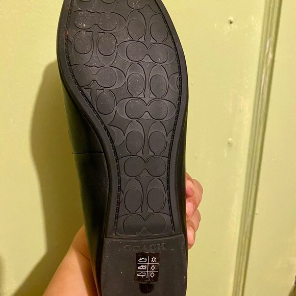 Benne Leather flat. Unworn. Still in the box. - Picture 3 of 4